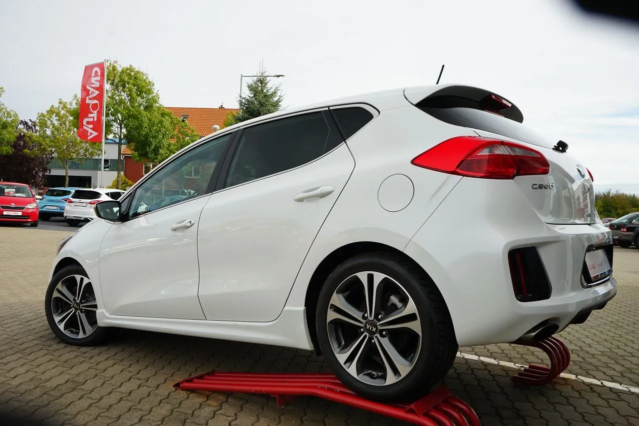 Kia Ceed 1.0 T GT-Line 2-Zonen-Klima...  Image 4