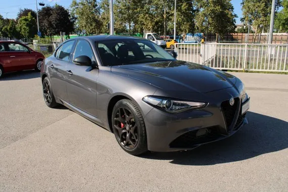 Alfa Romeo Giulia 2.2 Mjt SUPER AUTOMATIK *NAVIGACIJA,KAMERA,XENON* Image 3