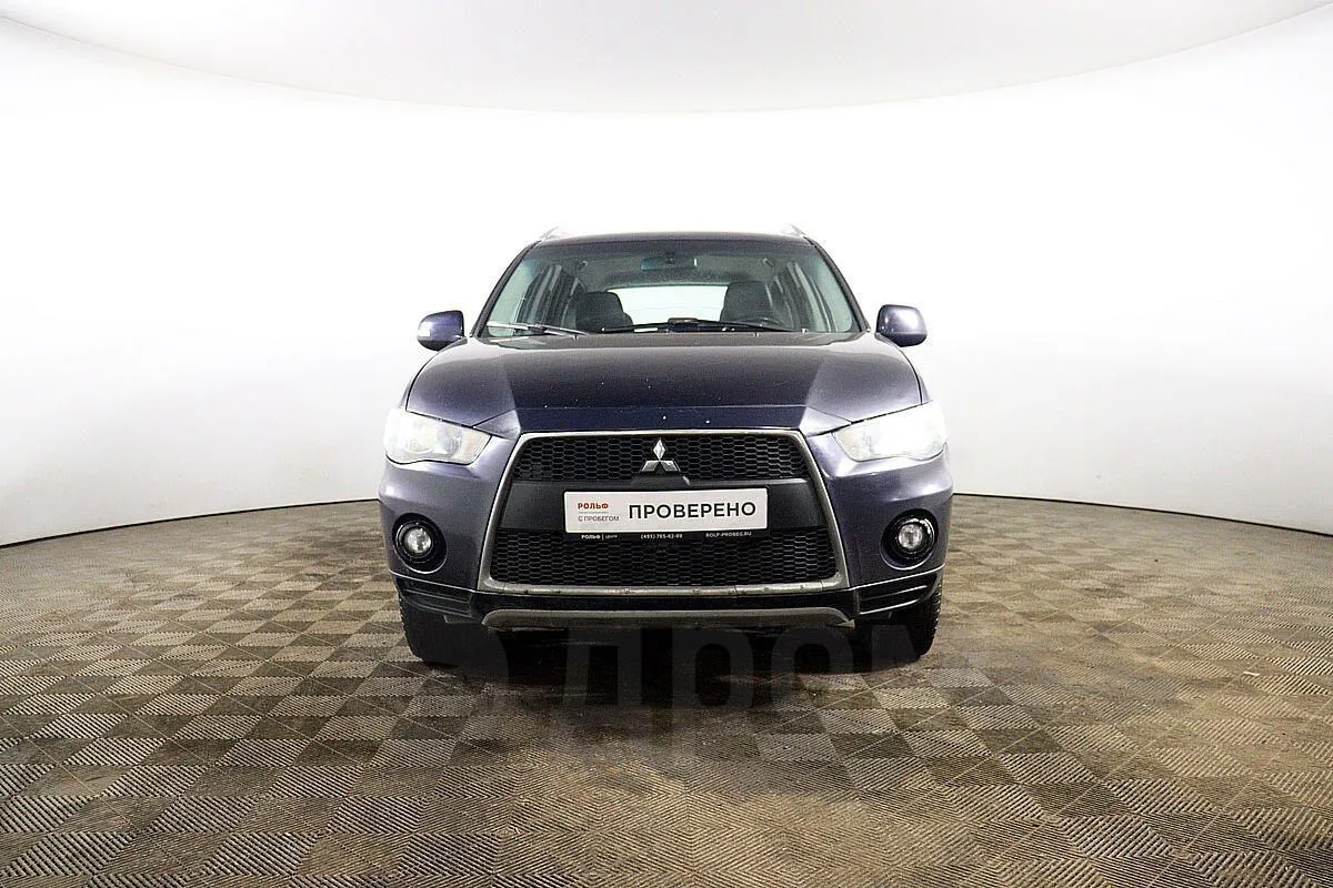 Mitsubishi Outlander Image 2