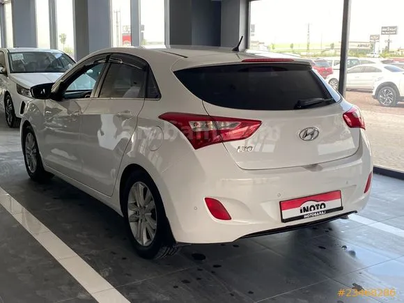 Hyundai i30 1.6 GDi Style Image 4