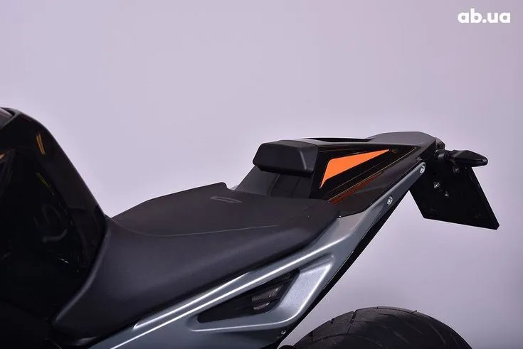 KTM 790 Image 6